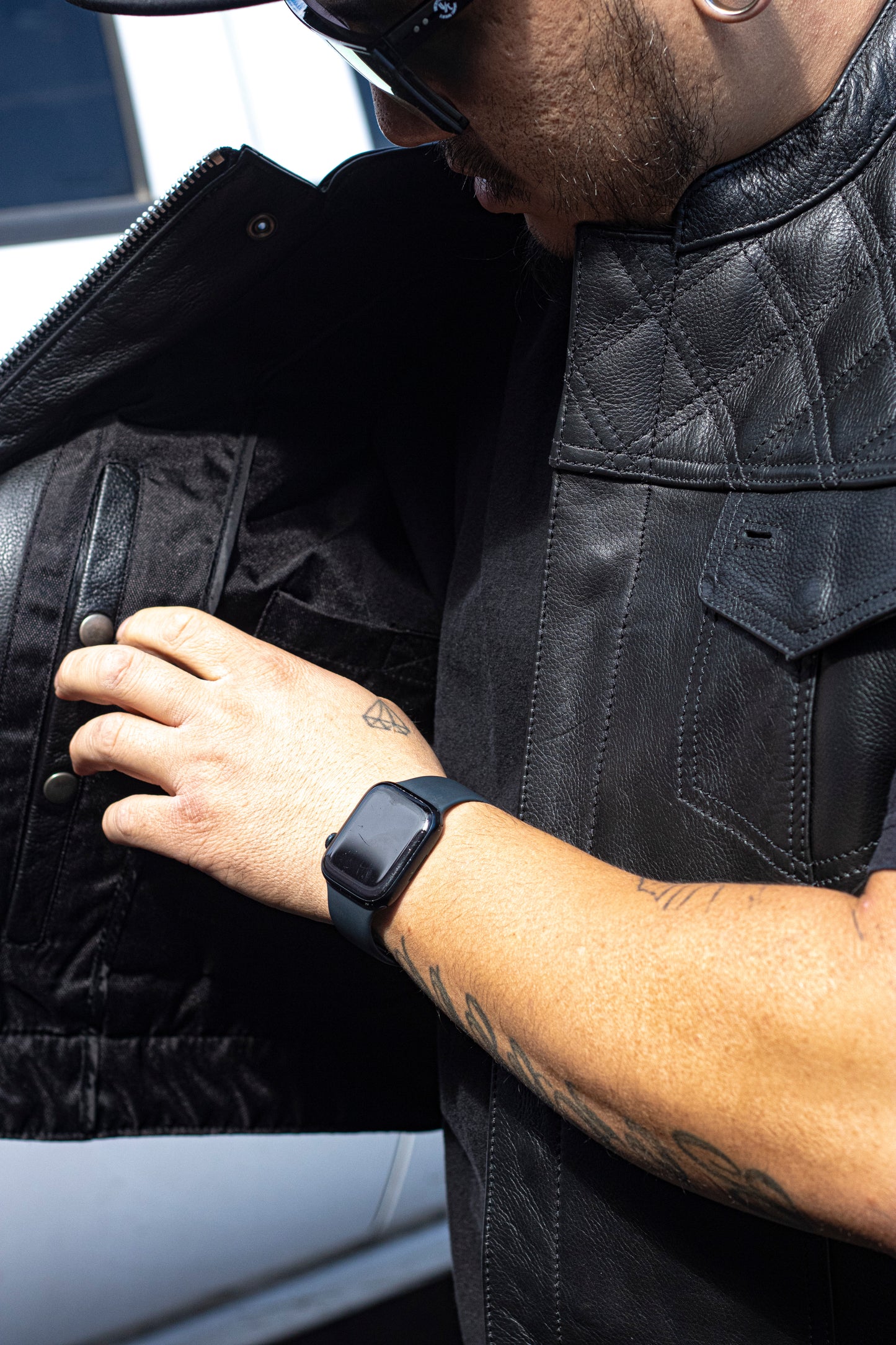 Diamond Lowcut – Men’s Diamond Stitch Leather Vest