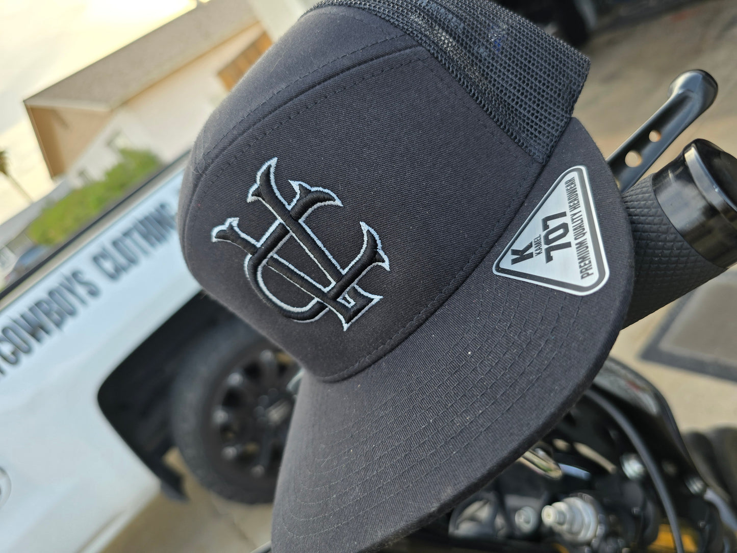 Monogram VC - Black