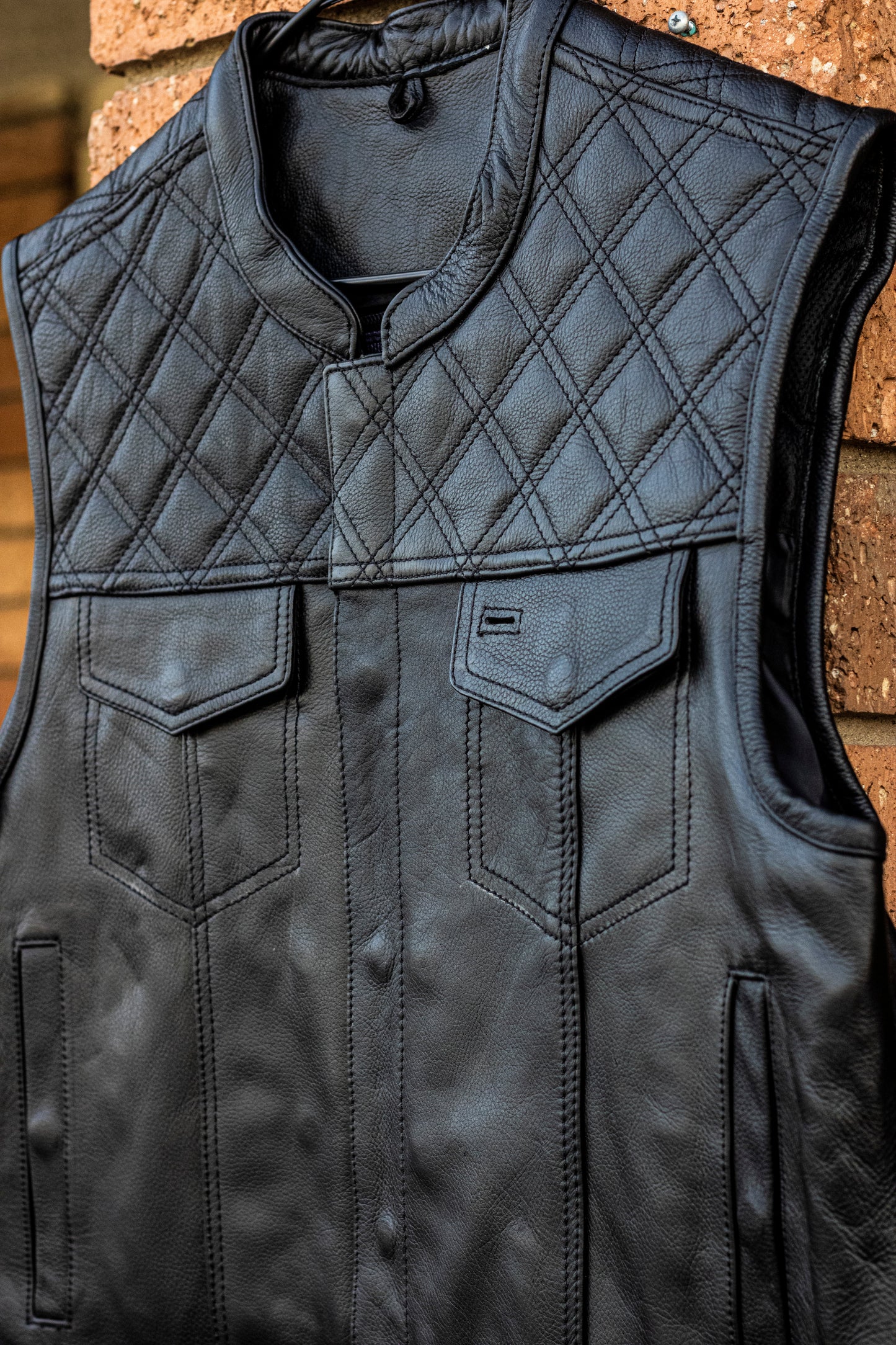 Diamond Lowcut – Men’s Diamond Stitch Leather Vest