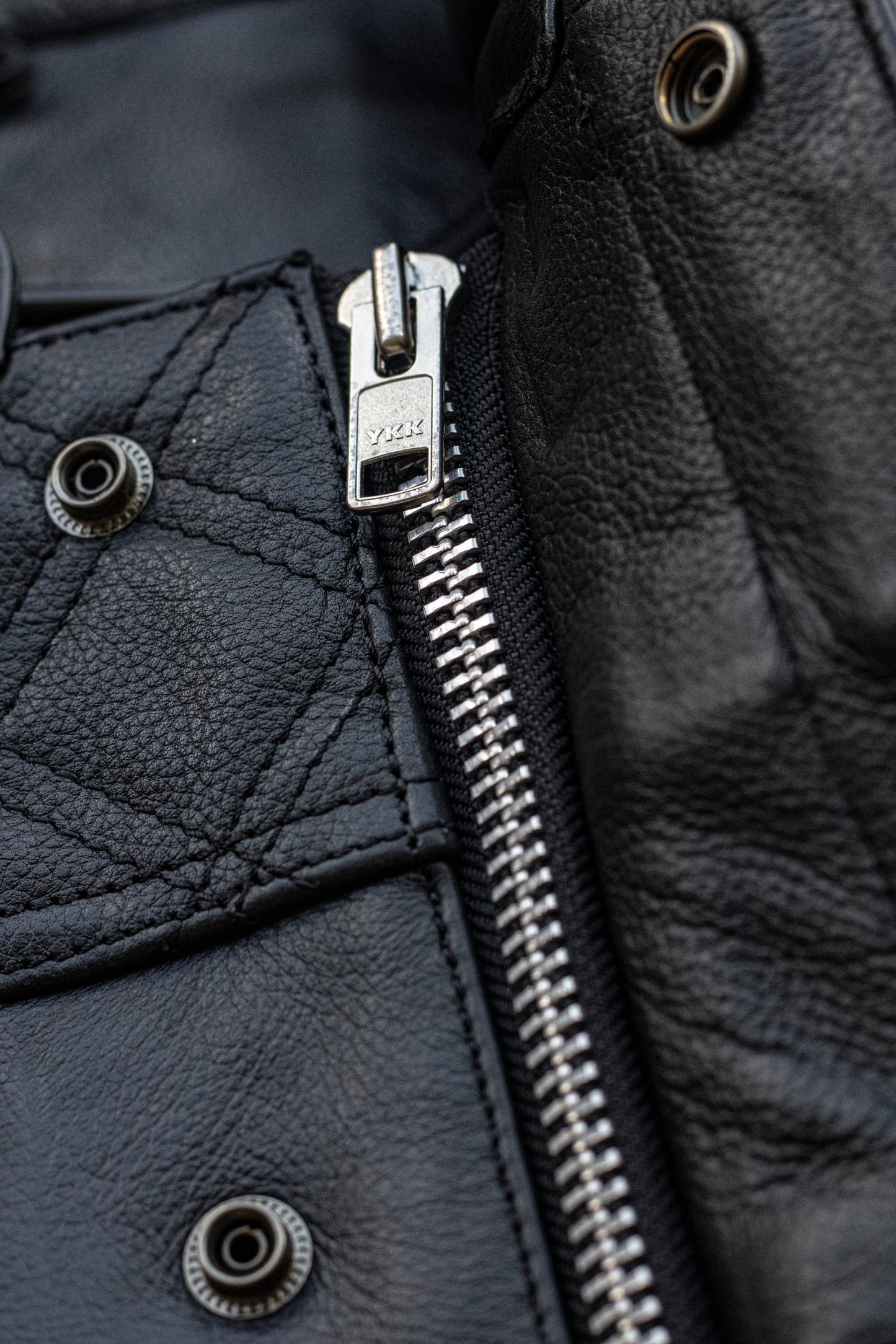 Diamond Lowcut – Men’s Diamond Stitch Leather Vest