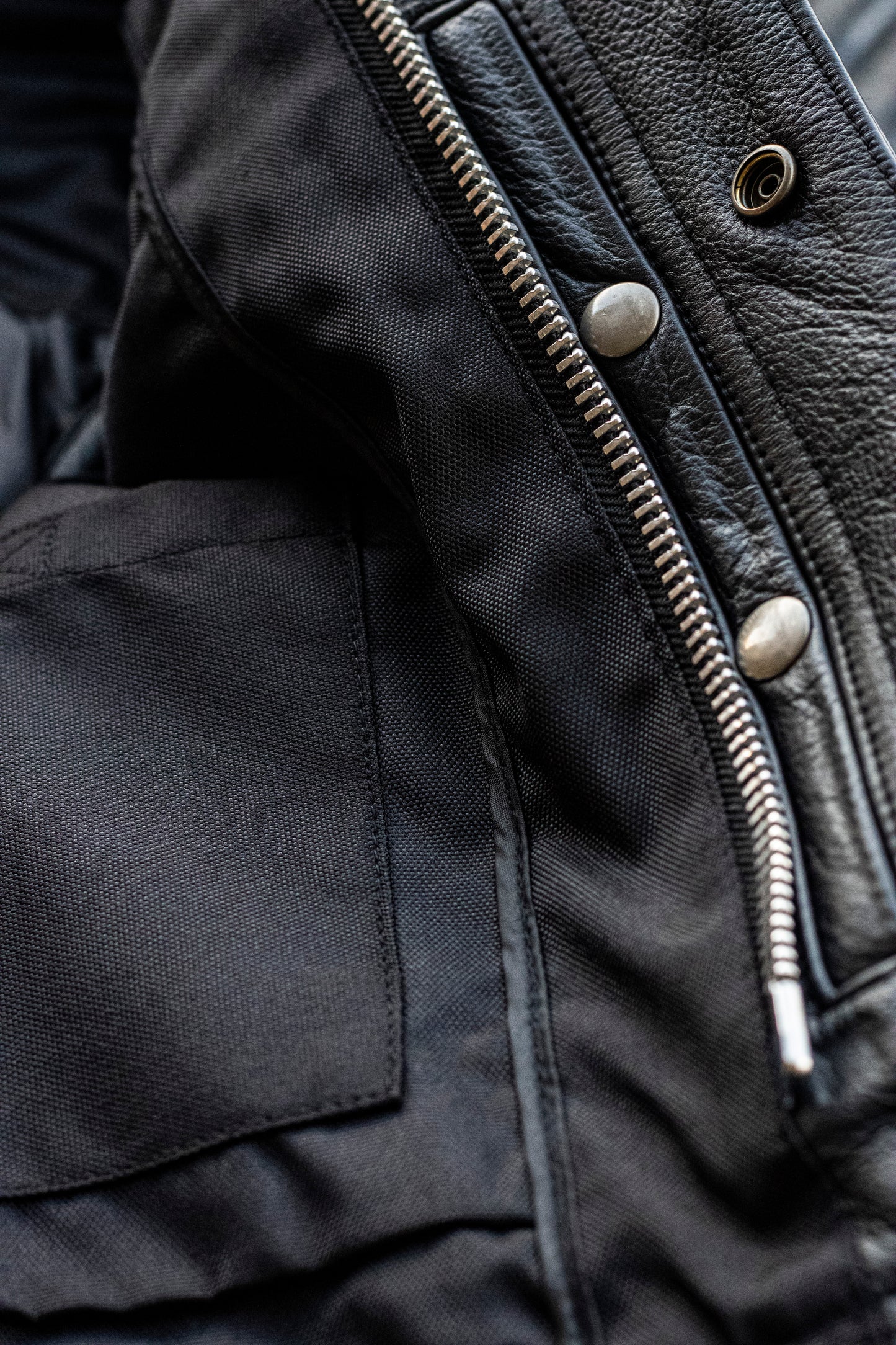 Diamond Lowcut – Men’s Diamond Stitch Leather Vest