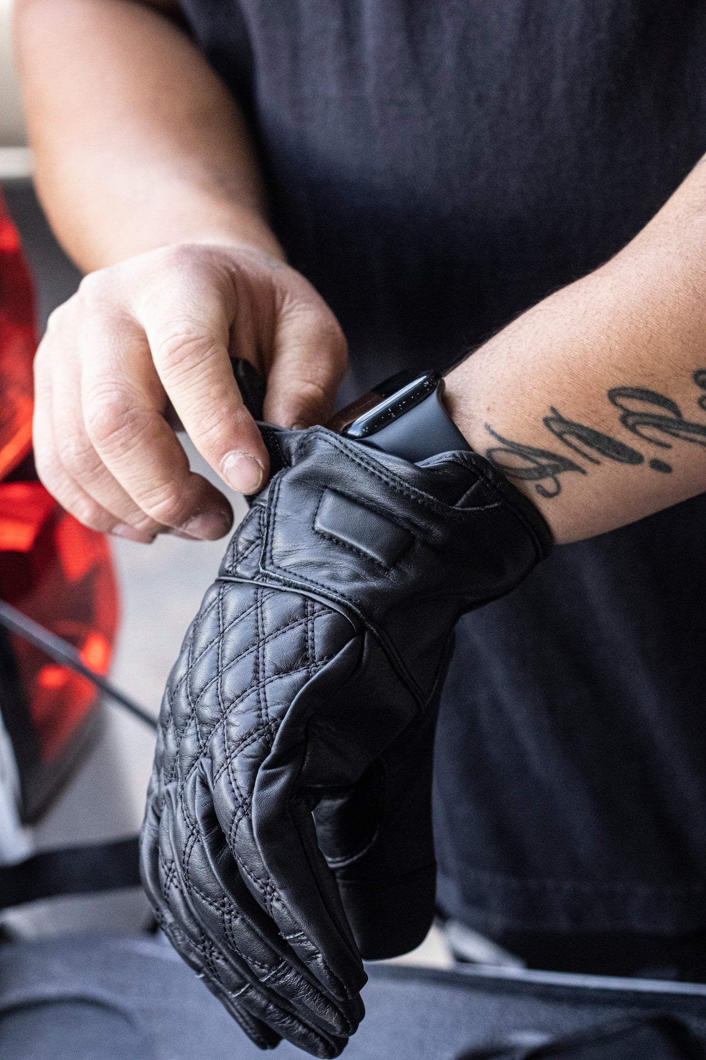 8423.00 - Mens Full Finger Diamond Stitch Gloves