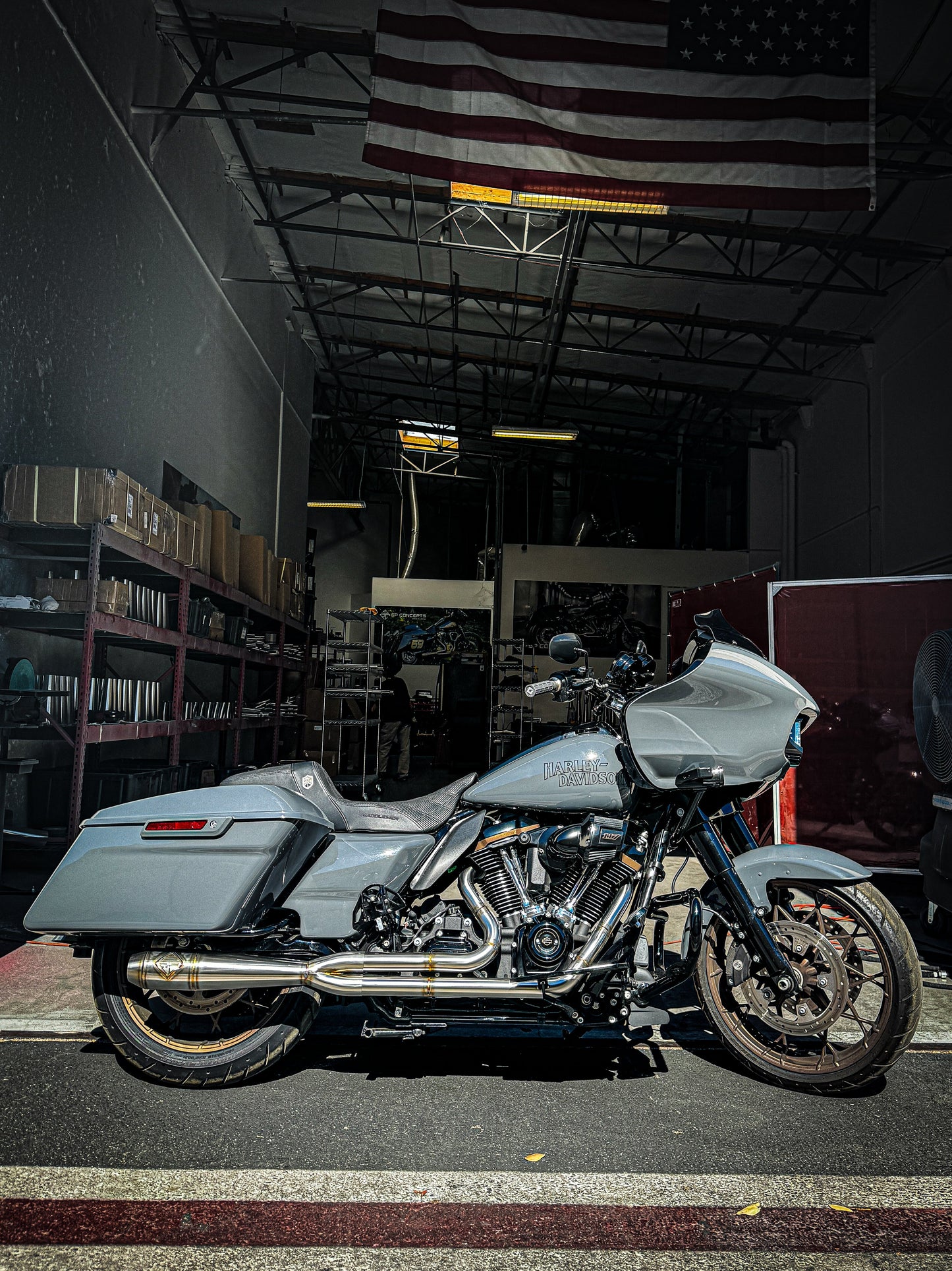 2017-2026 M8 BAGGER - MID LENGTH “WORKS EDITION” ELSINORE